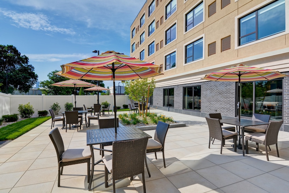 Holiday Inn Express Boston by IHG - photo 52