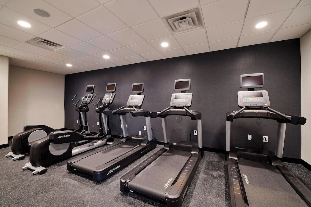 Four Points by Sheraton Cleveland Eastlake - photo 26