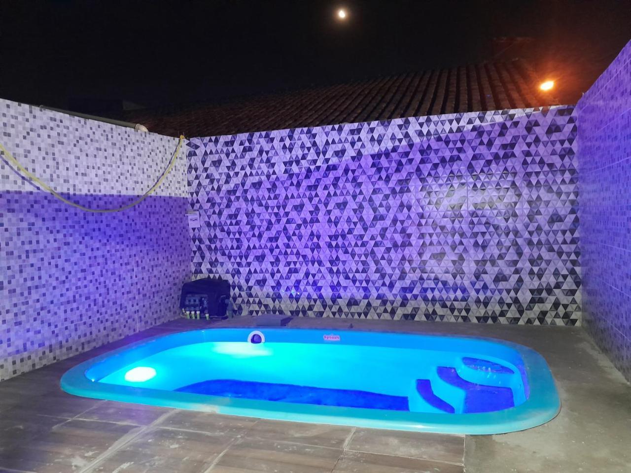 Pé na areia Casarão do Morcego in Itanhaem, Brasil