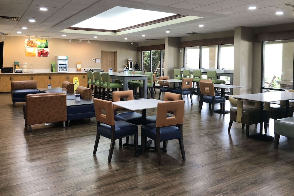 Quality Inn & Suites Boone University Area - photo 20