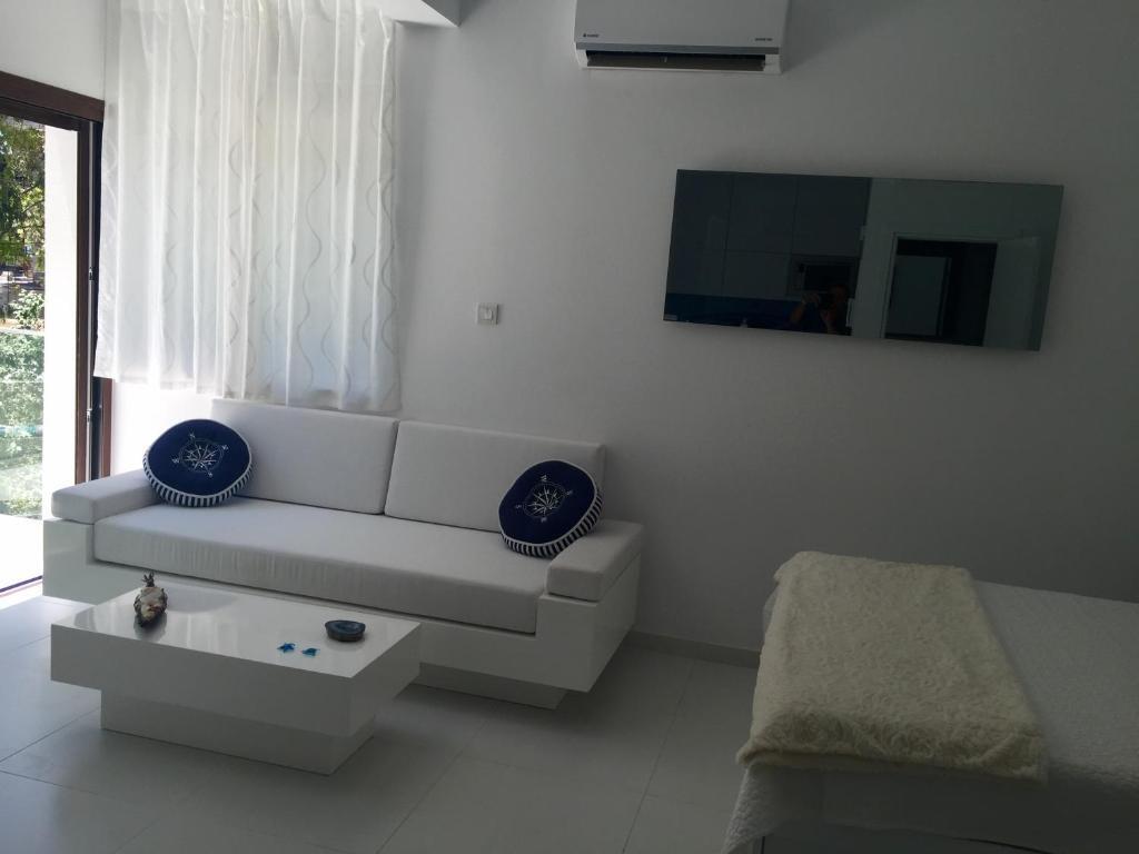 Modern Seaview Beach Studio Limassol — 4-Star Luxury Hotel in Limassol, Cyprus