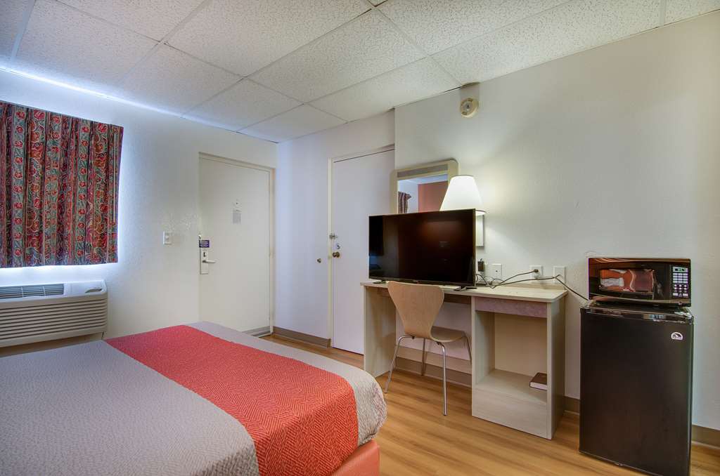 Motel 6 Salina KS - photo 14