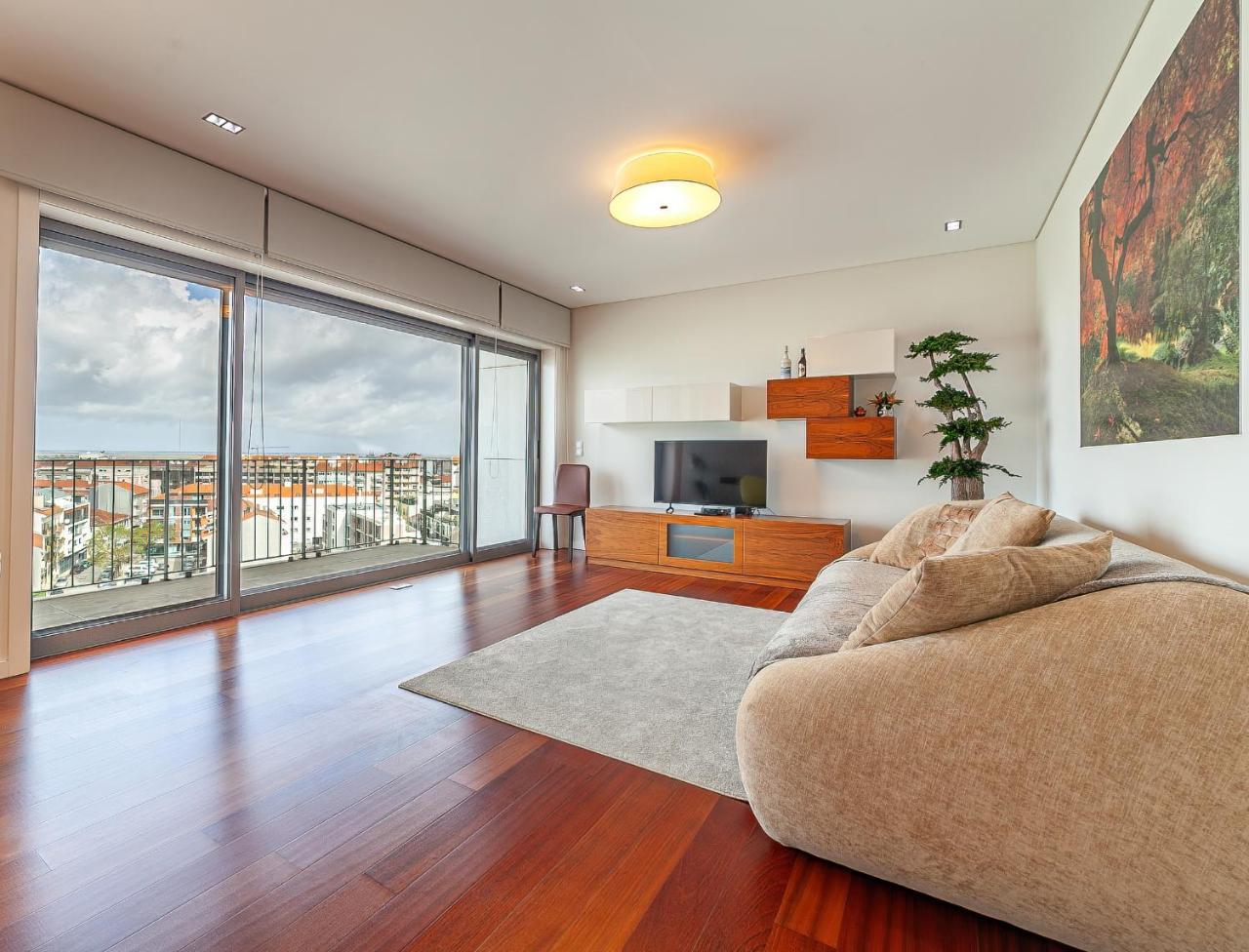 Palace Apartment incl Parking by Home Sweet Home Aveiro — 4-Star Luxury Hotel in Aveiro, Portugal