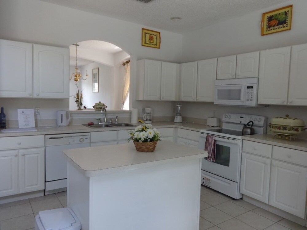 Terra Verde Resort 4699 Seven Bedroom Townhome with Private Pool - photo 30