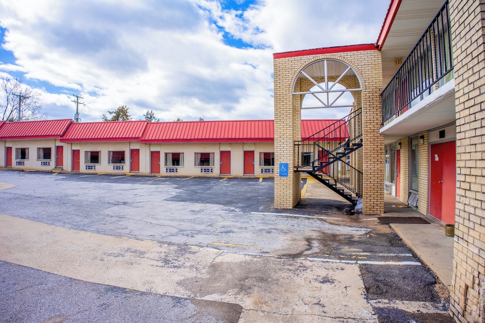 Ozark Junction mountain view by OYO - photo 91