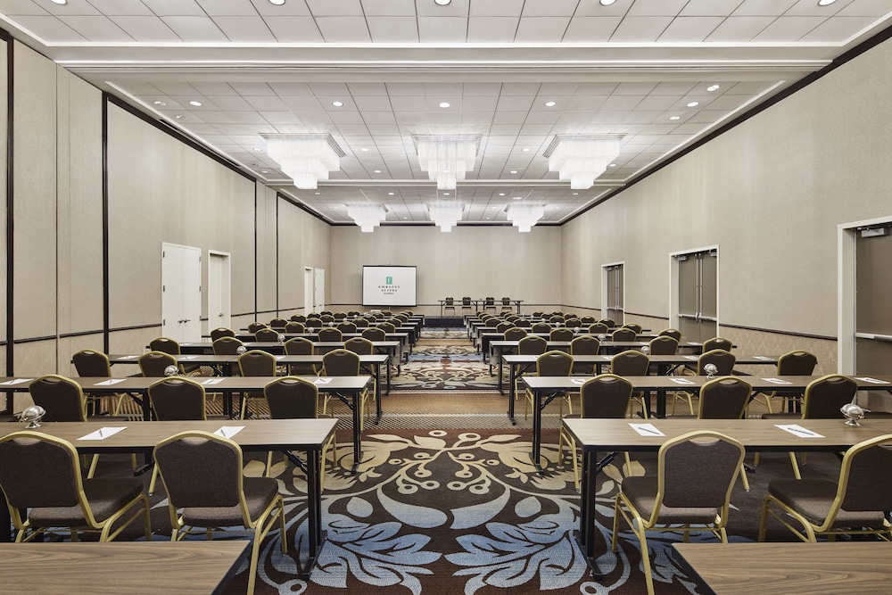 Embassy Suites by Hilton Alexandria Old Town - photo 41