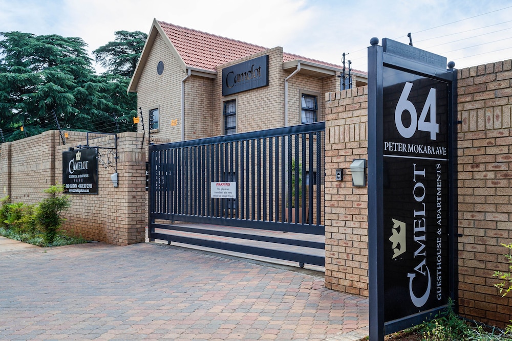 Camelot Guest House & Apartments — 4-Star Luxury Hotel in Potchefstroom, South Africa