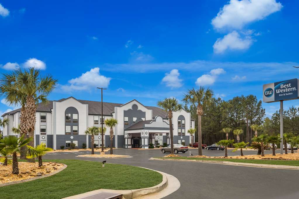 Best Western Bradbury Inn & Suites - photo 10