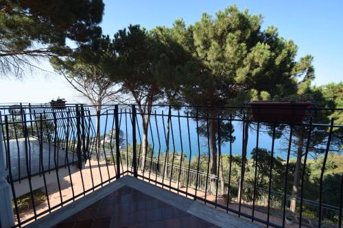 Alba Tra I Pini B&B — 4-Star Luxury Hotel in Cefalu, Italy