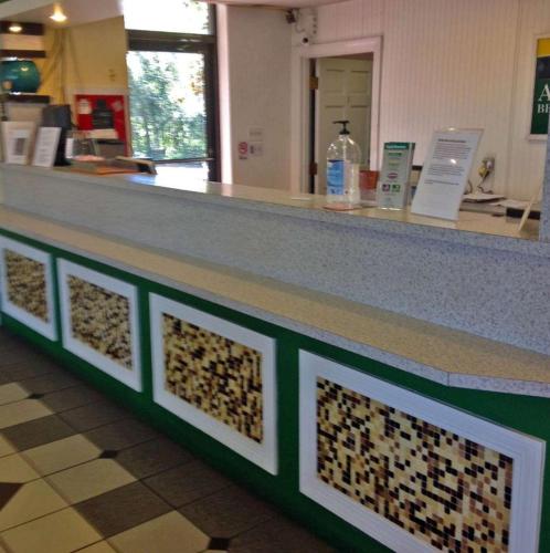 America's Best Inn Birmingham Airport - photo 9