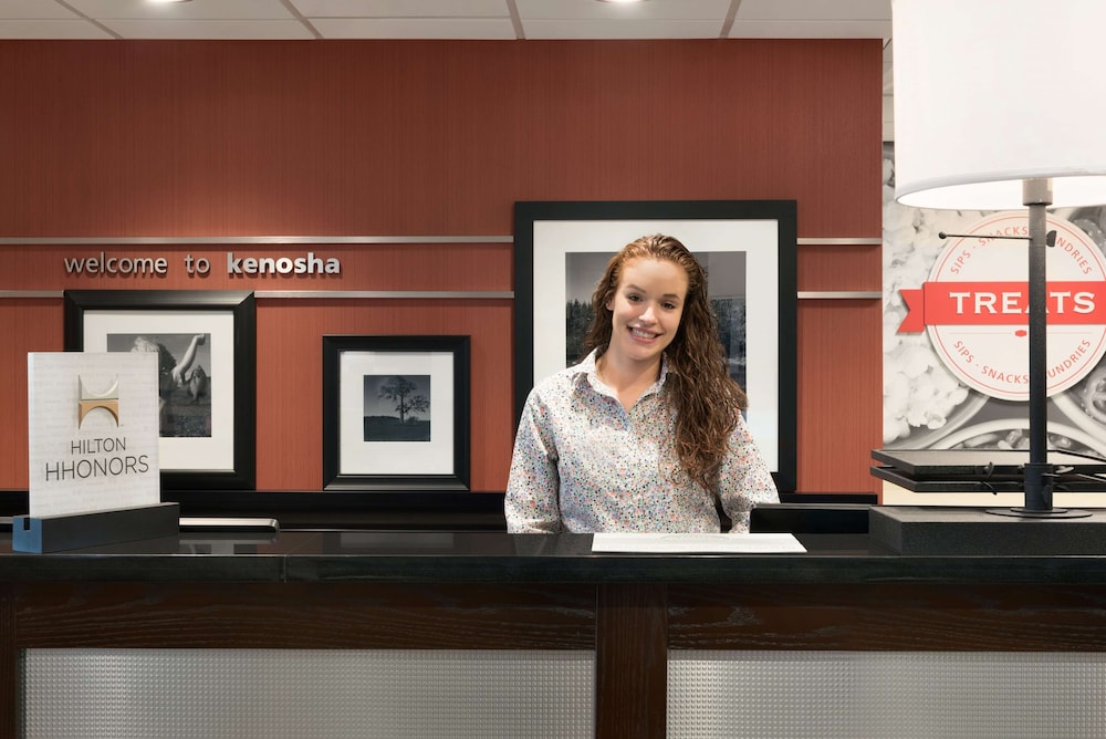 Hampton Inn & Suites Kenosha - photo 3