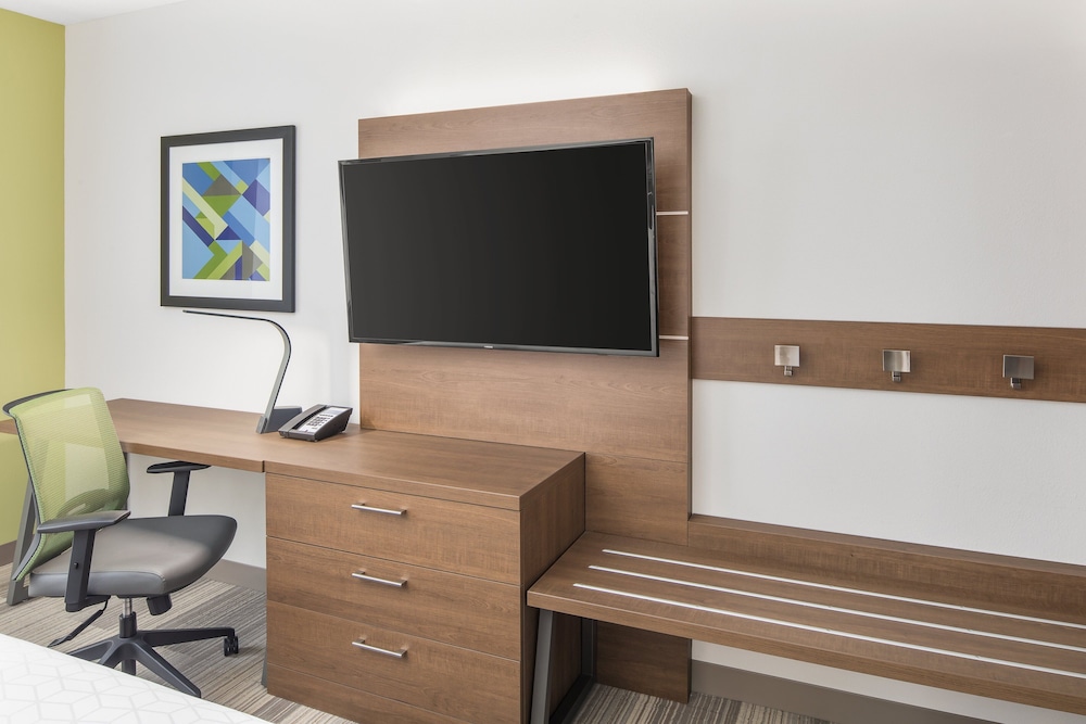 Holiday Inn Express & Suites Palm Bay by IHG - photo 13