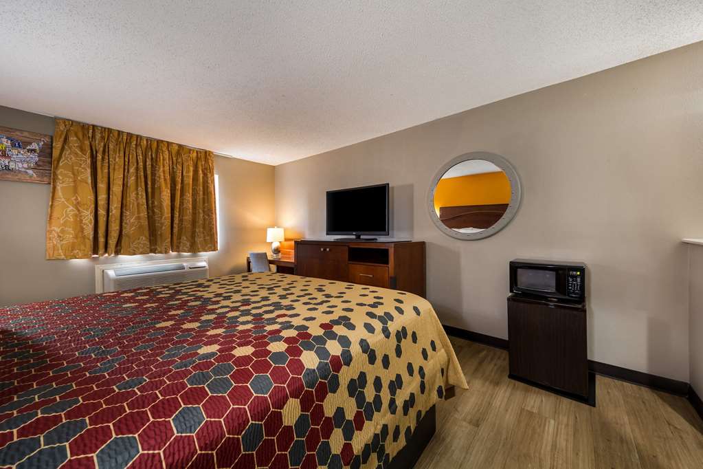 EconoLodge San Antonio Seaworld Medical Center - photo 22