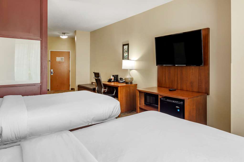 Comfort Suites Clayton Garner - photo 13