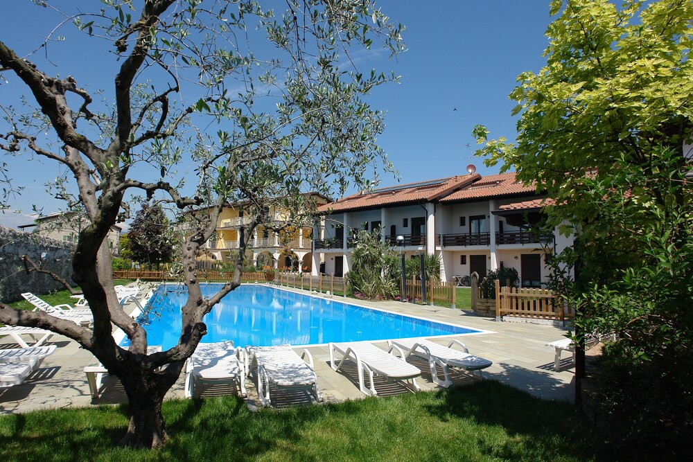 Hotel Splendid Sole — 4-Star Luxury Hotel in Manerba Del Garda, Italy