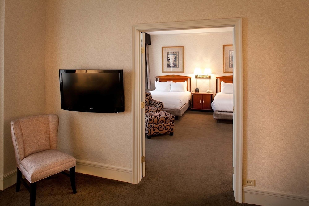 Hilton Cincinnati Netherland Plaza - photo 39
