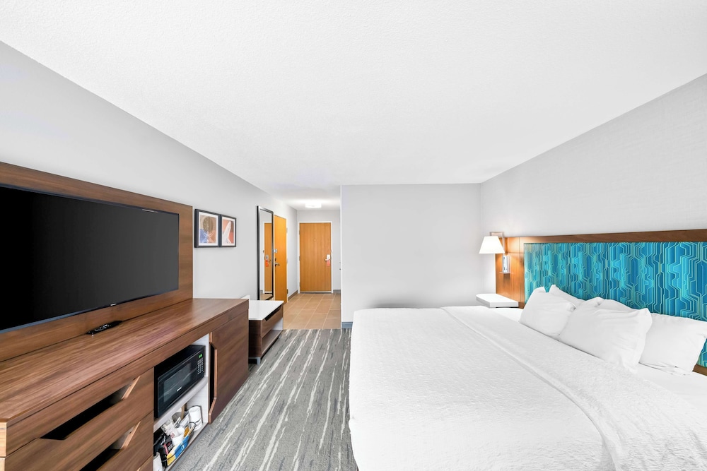 Hampton Inn Lincoln South Heritage Park - photo 13