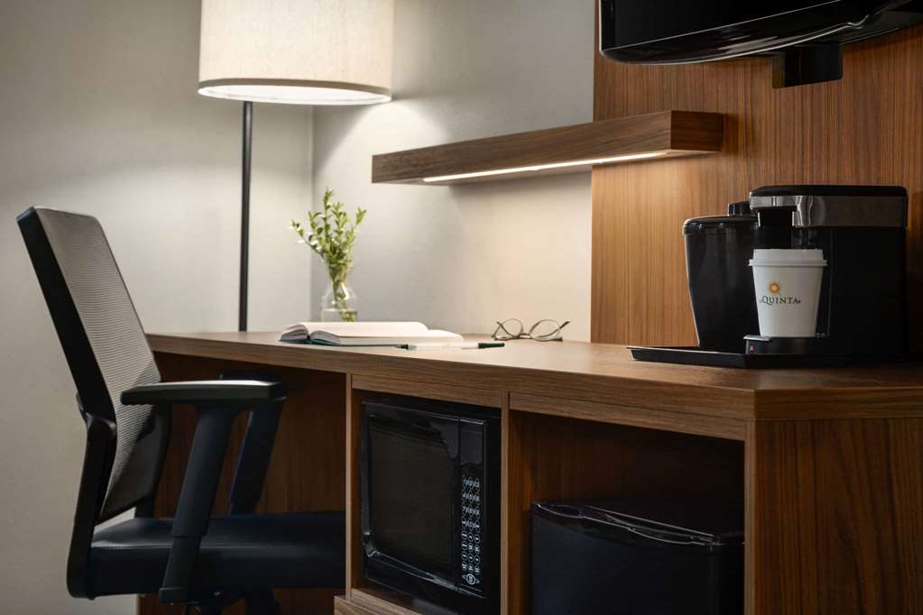 La Quinta Inn & Suites by Wyndham Salem OR - photo 19