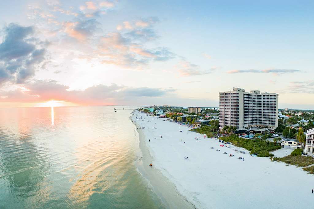 DiamondHead Beach Resort in Fort Myers Beach, United States