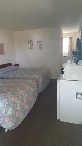 Crystal Sands Motel - photo 20