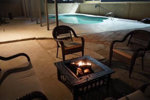 Chic 1 bedroom quiet and private side apt No shared area
