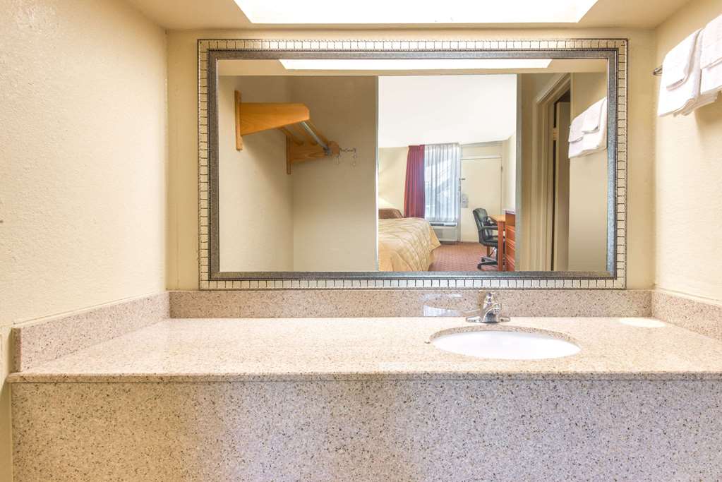 Days Inn by Wyndham Shorter - photo 10
