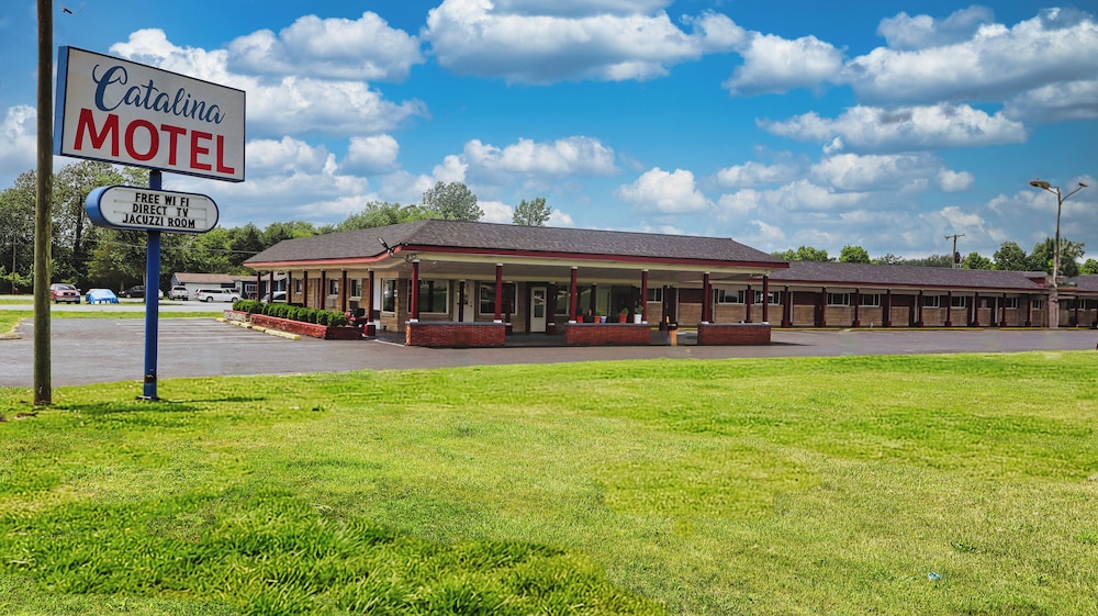 Catalina Airport Motel in Indianapolis, United States