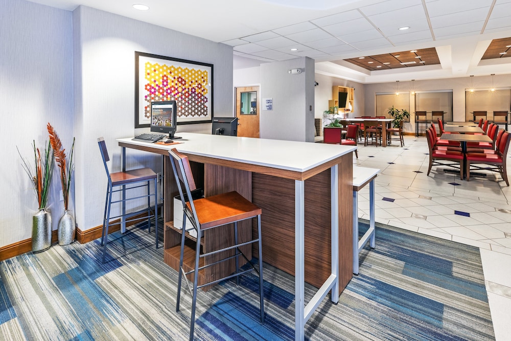 Holiday Inn Express & Suites Austin NE Hutto by IHG - photo 49
