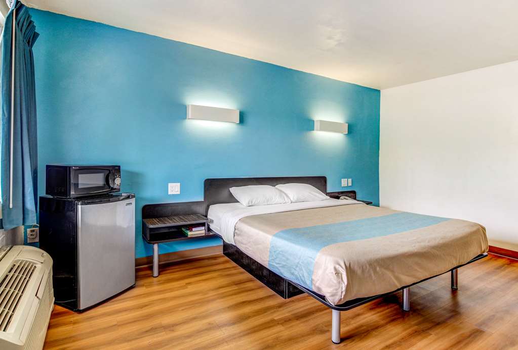 Motel 6 Waco Lacy Lakeview - photo 6