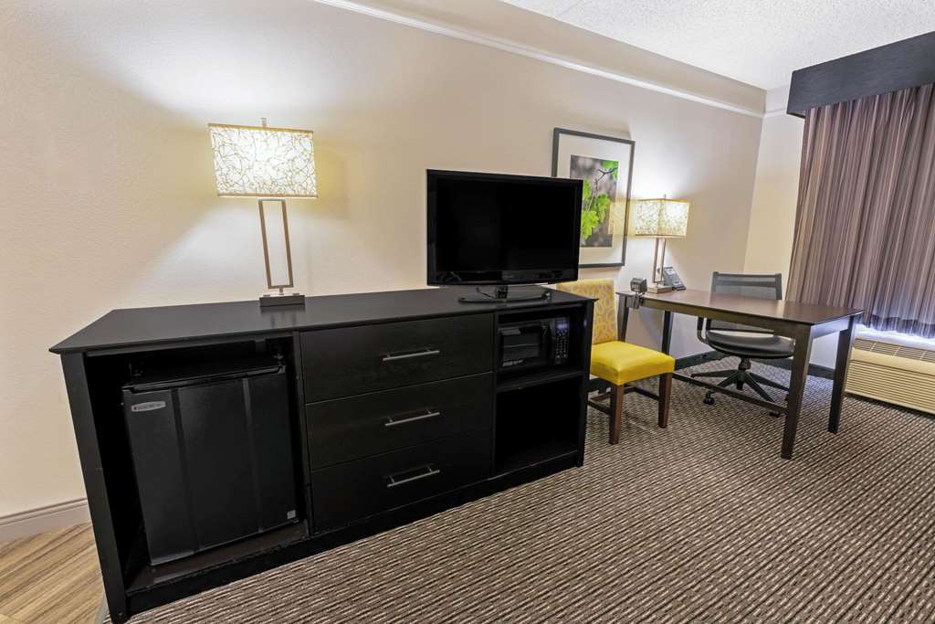 La Quinta Inn & Suites by Wyndham Phoenix Scottsdale - photo 15