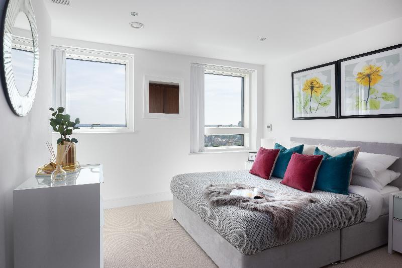 Lincoln Plaza One Bedroom Apartments — 4-Star Luxury Hotel in London, United Kingdom