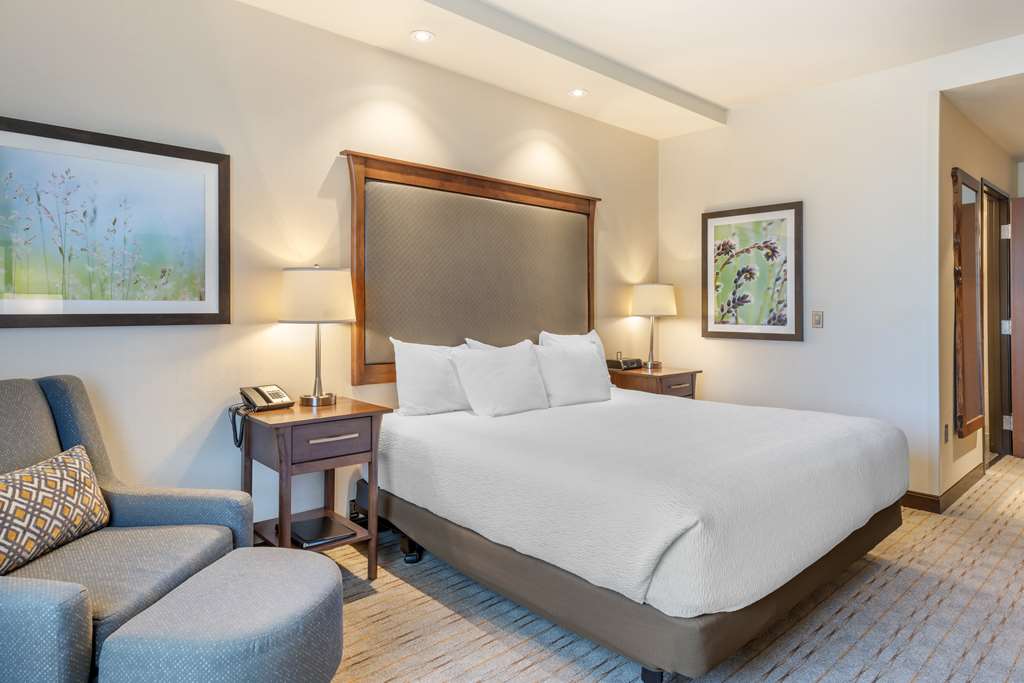 Best Western Premier Boulder Falls Inn - photo 26