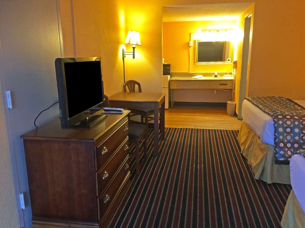 Americas Best Value Inn Pottstown - photo 14