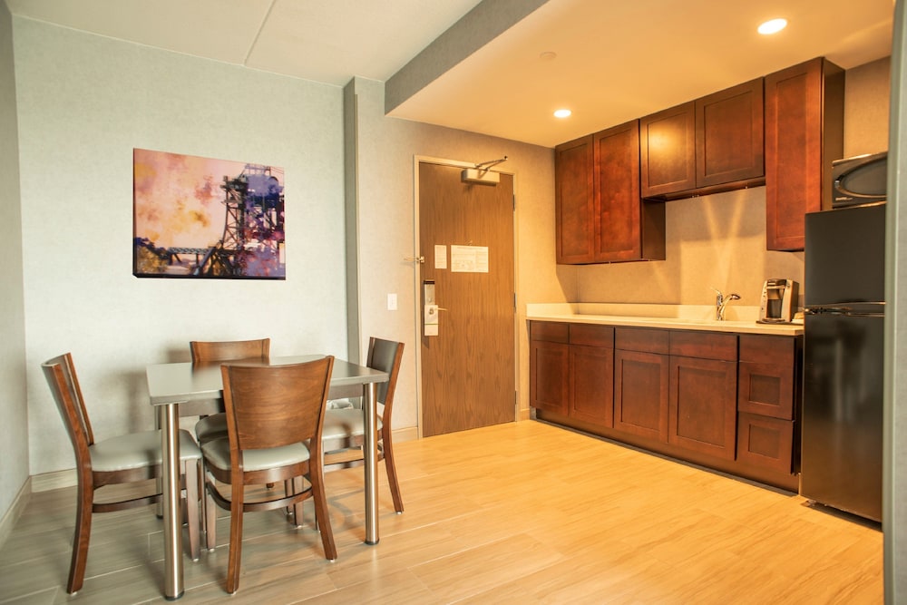 Holiday Inn & Suites Joliet Southwest by IHG - photo 3