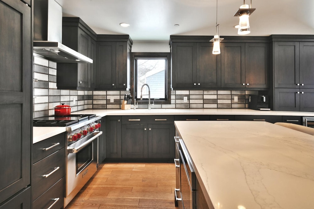 Pinetree by Avantstay Modern Park City Getaway w Patio & Balcony - photo 9