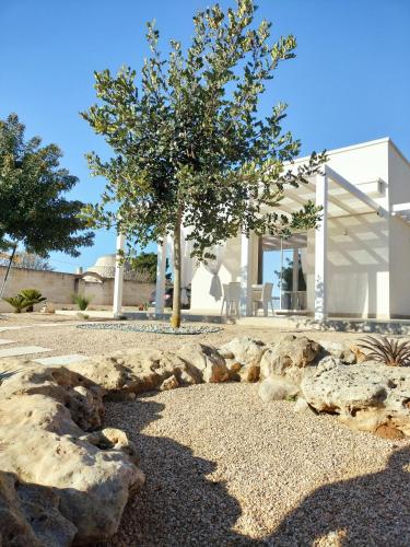B&B Bianco Mediterraneo — 4-Star Luxury Hotel in Torricella, Italy