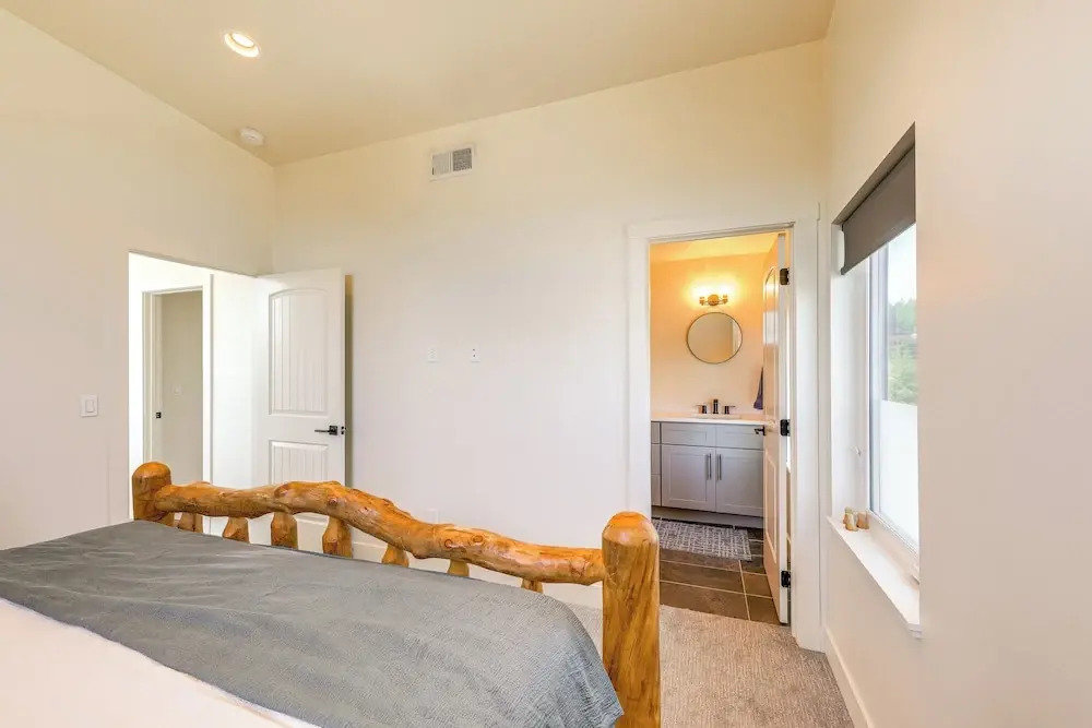 1 Mi to Lake: Upscale Condo in Whitefish Resort - photo 2