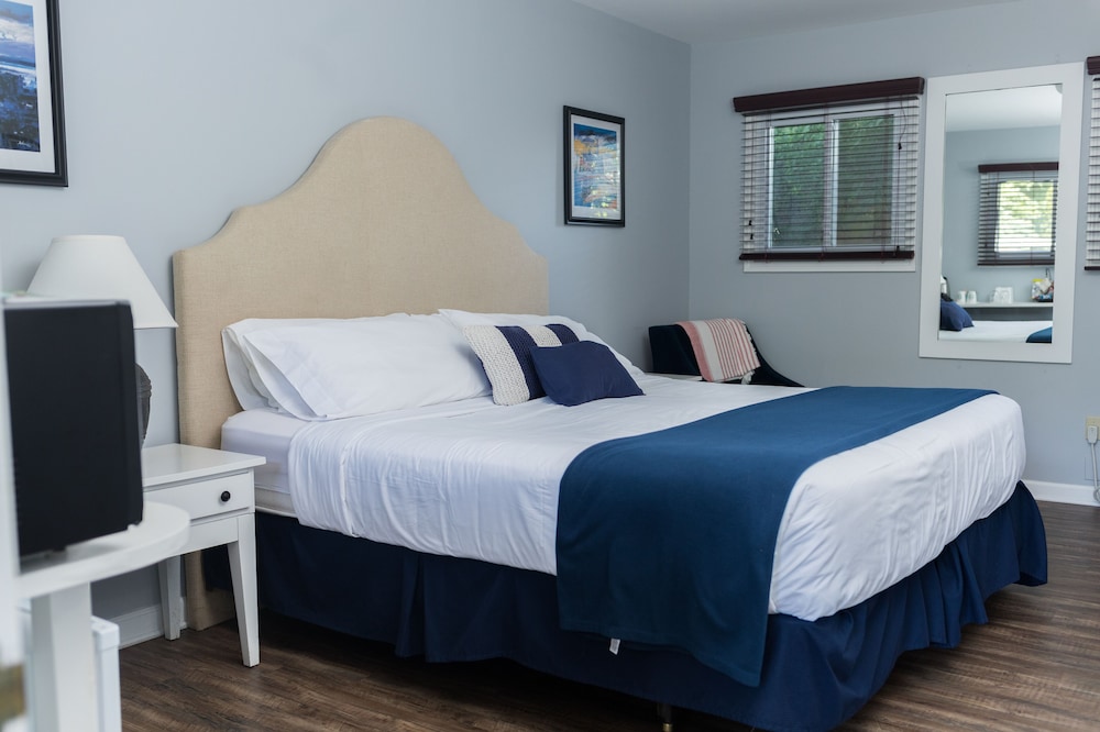 Shorewood Inn - photo 10