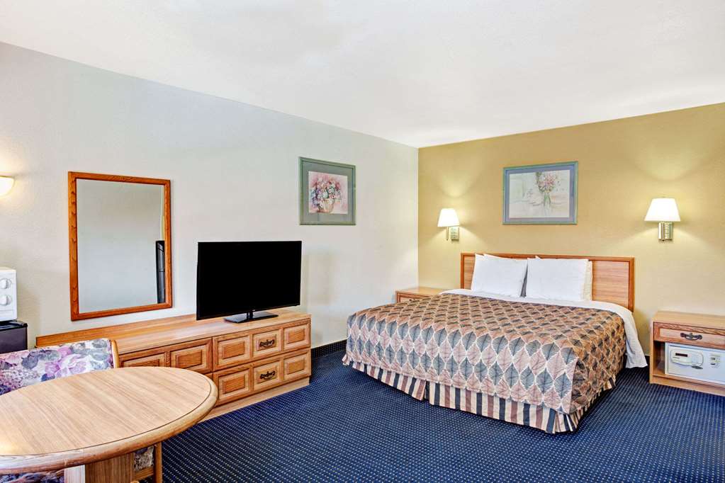 Travelodge by Wyndham Banning CA Near Casino Outlet Mall - photo 14