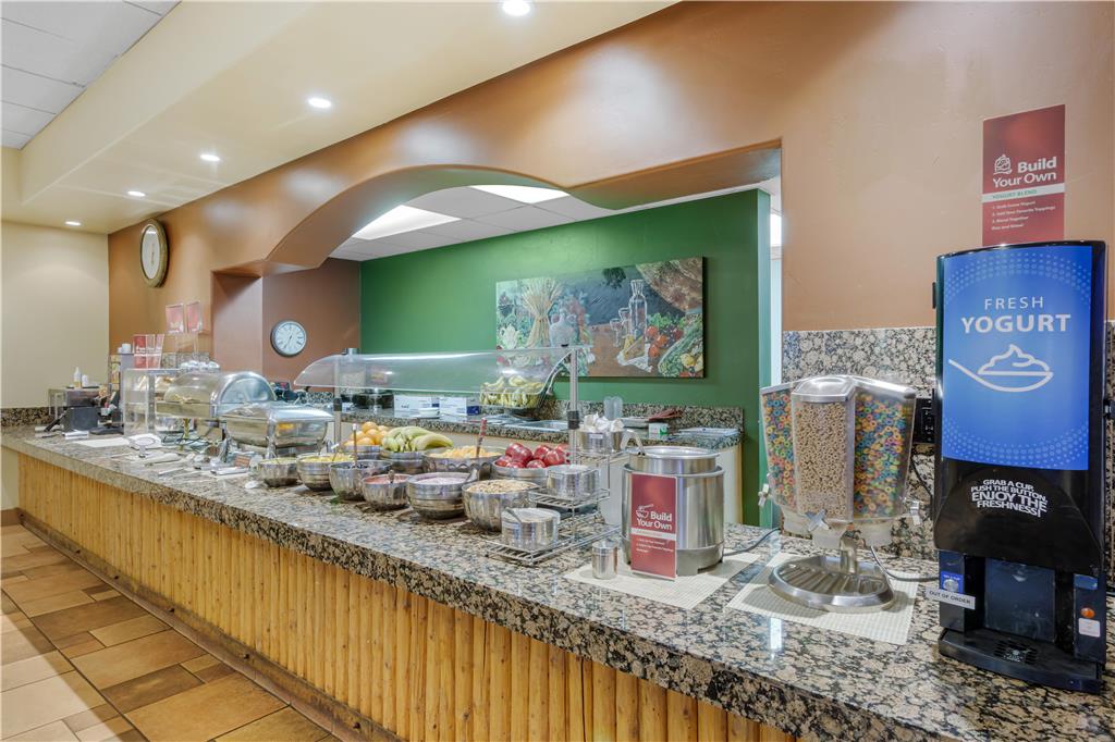 Best Western Plus Arroyo Roble Hotel & Creekside Villas - photo 31