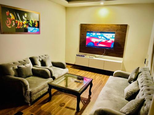 Stylish & Serene 2BHK Apt — 5-Star Luxury Hotel in Islamabad, Pakistan
