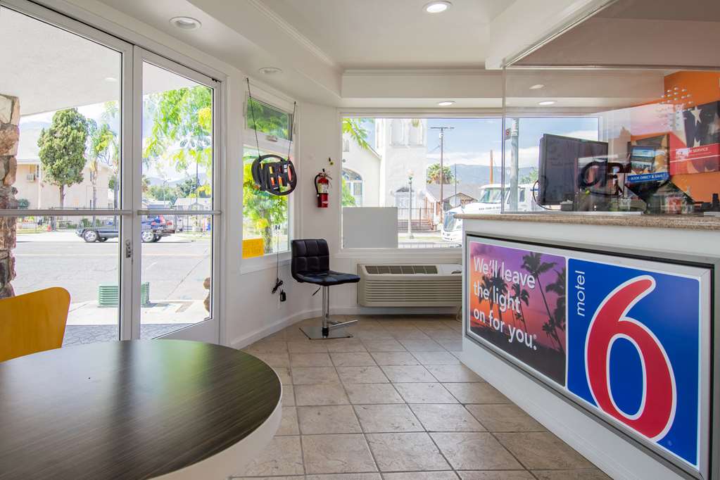 Motel 6 San Bernardino CA Downtown - photo 28