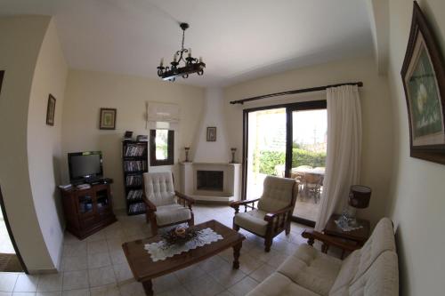 Eve Pissouri Veriko Villa Pissouri Cyprus — Eve Pissouri Veriko Villa (photo 5 of 5)