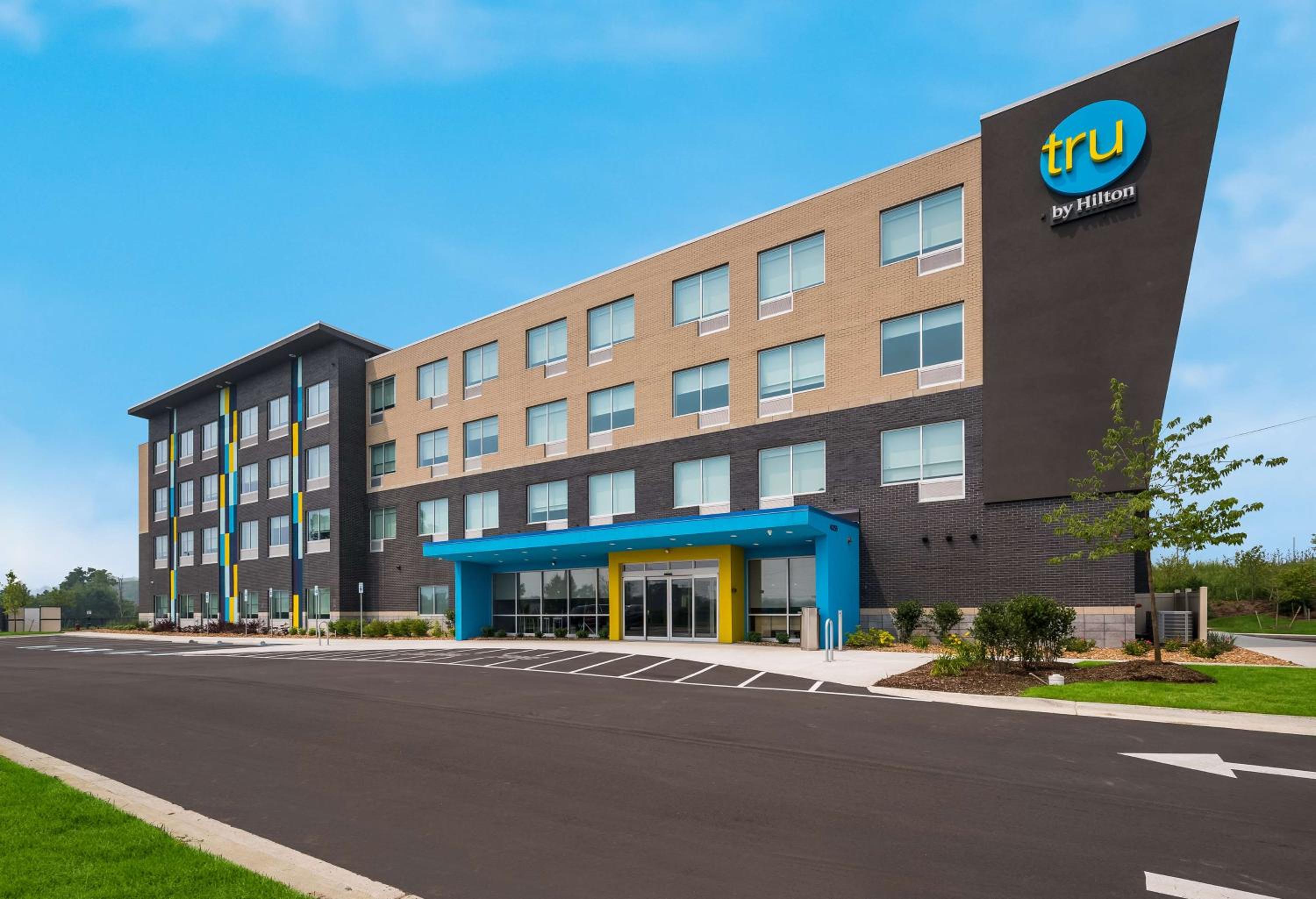 Tru by Hilton Novi Detroit - featured photo