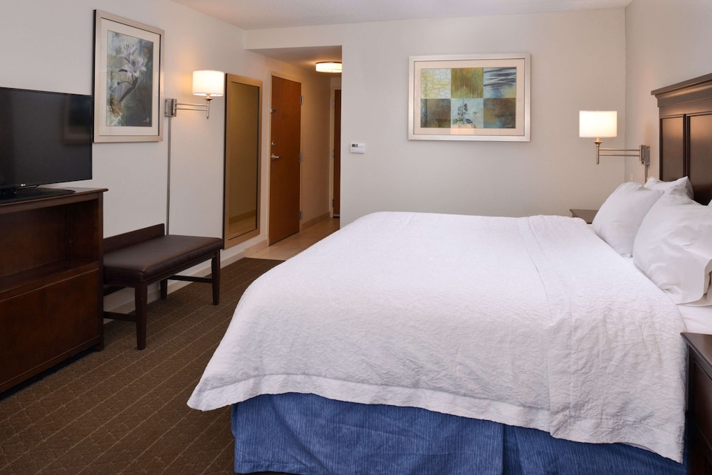 Hampton Inn & Suites Pueblo Southgate - photo 7