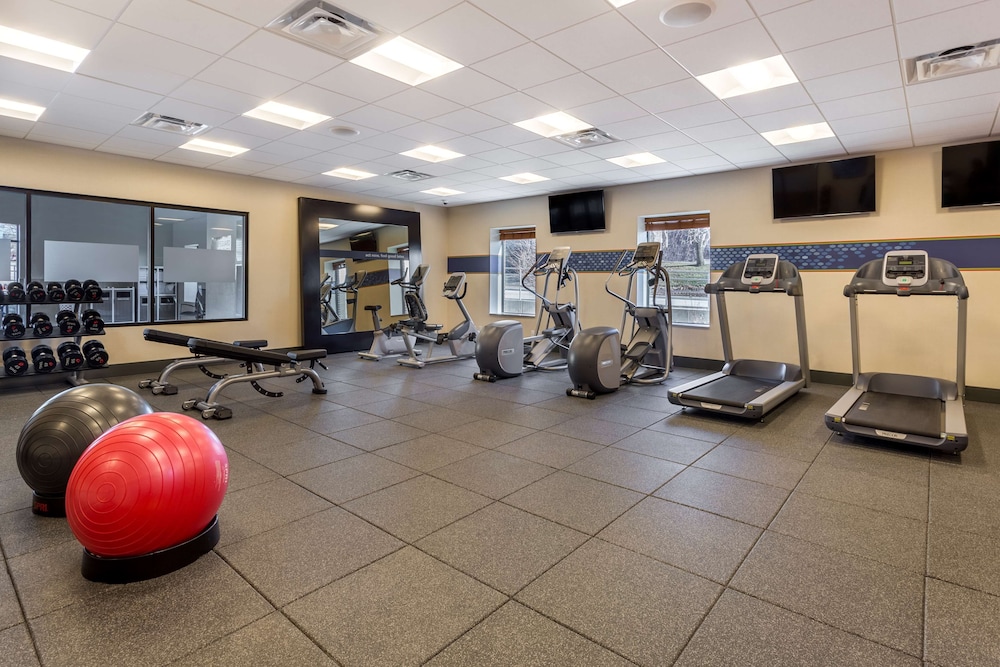 Hampton Inn & Suites Newport Cincinnati - photo 27