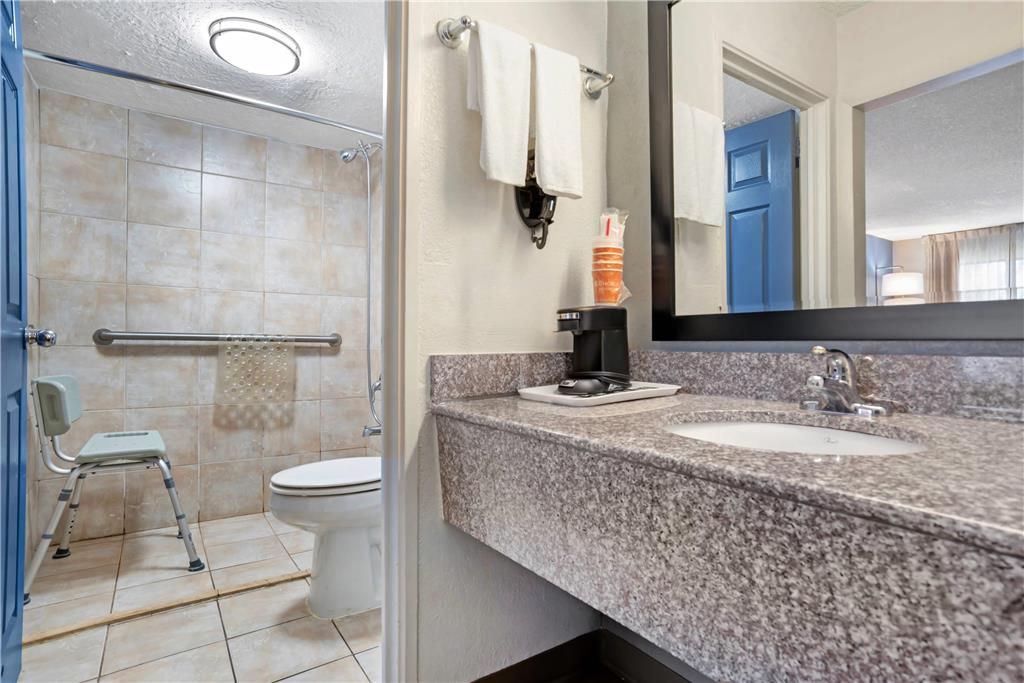 Quality Inn & Suites near Lake Eufaula - photo 16