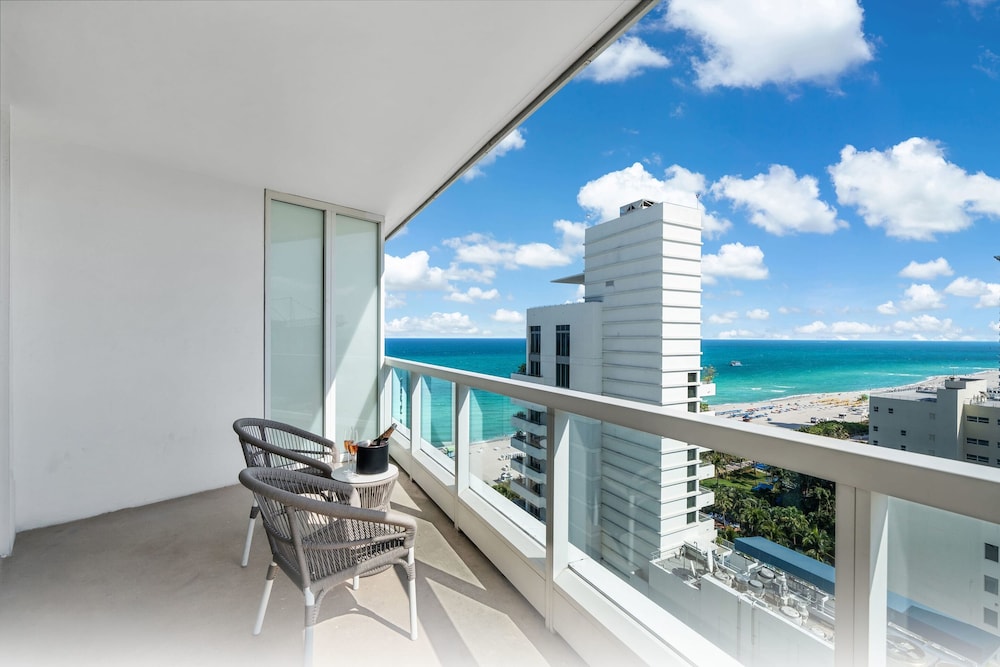 Fontainebleau Miami Beach Private Luxury Suites - photo 428