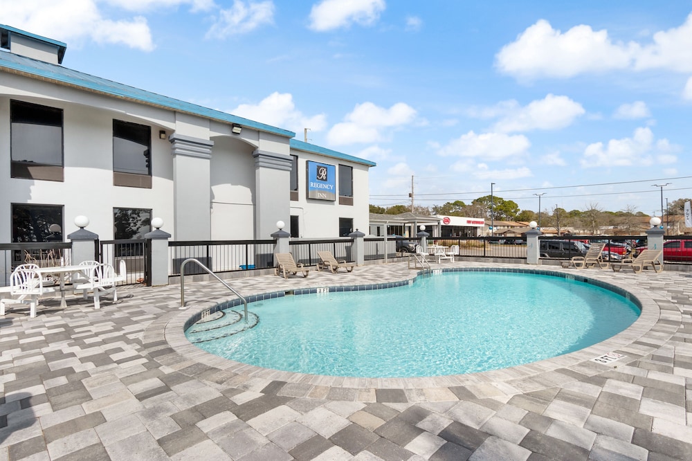 Regency Inn Near Boardwalk & Hurlburt Field - photo 21