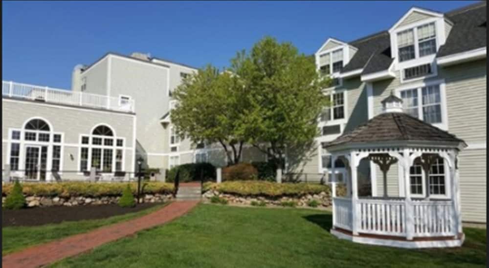 Westford Regency Inn and Conference Center - photo 17